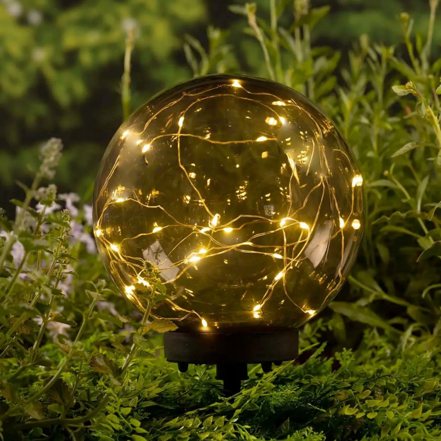 Garden Accents + Bird Feeders>Roger's Gardens Solar Acrylic Ball Light With Mounting Stake